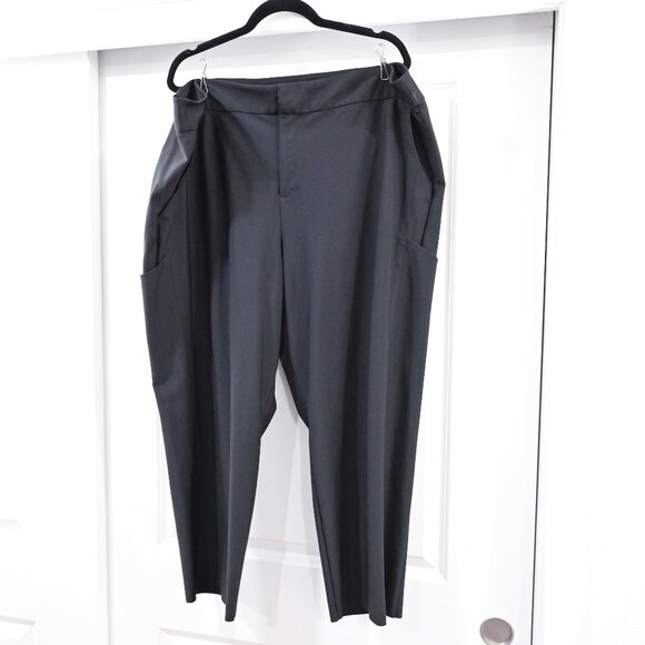 ATHLETA Plus Size Black Stellar Straight Leg Crop Pant - Picture 3 of 9